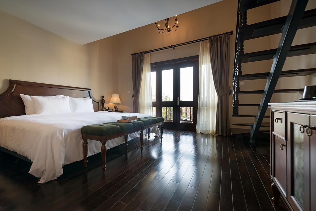 Essence & Hoi An