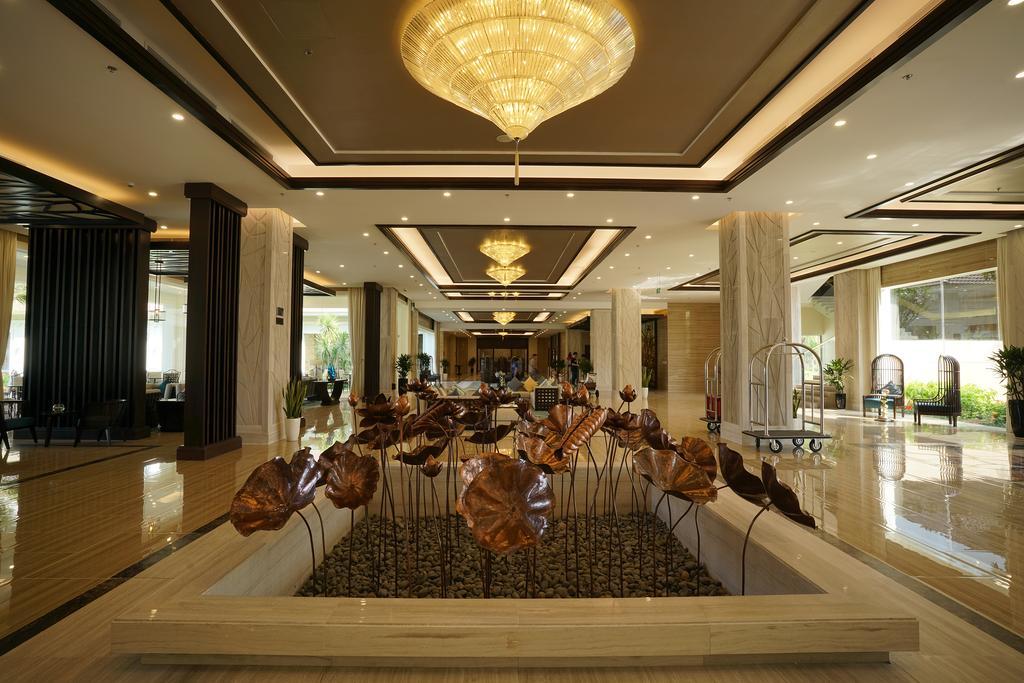 Vinpearl Villa *