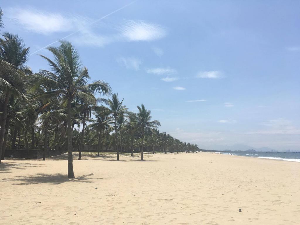 The Seaside And Bar