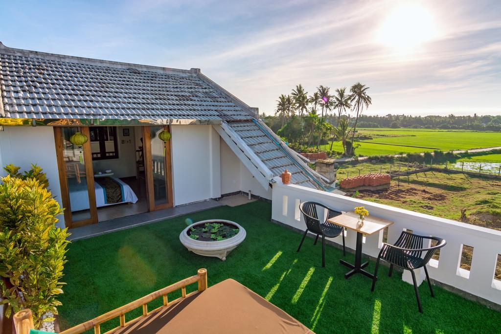 Little Homestay *