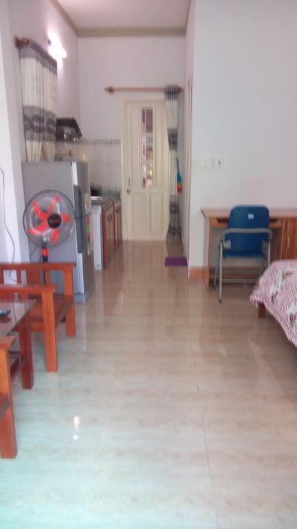 De Vong Riverside Homestay *