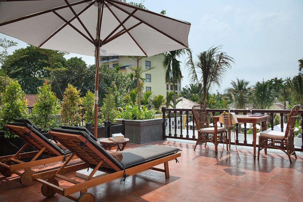Hotel Essence & 4*