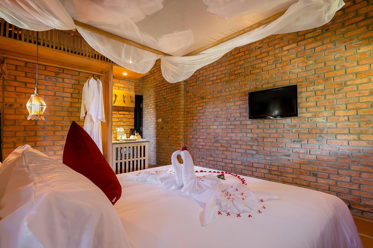 Boutique Cam Thanh Resort 4*