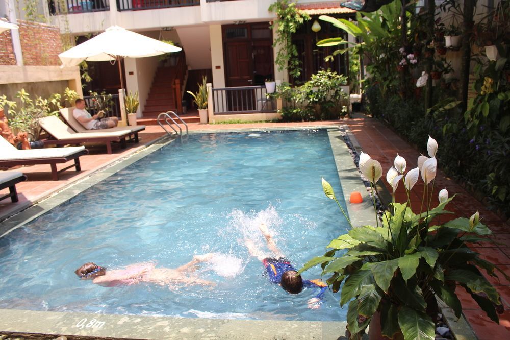 Riverside Oasis *
