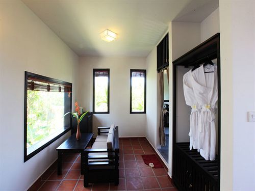 Villa East West *