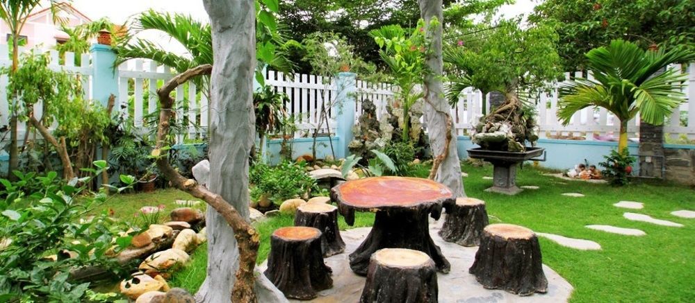 Magnolia Garden *