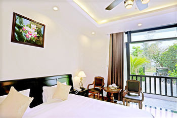 Osaka Hotel 3*