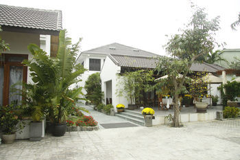Villa Hoa Co 2 *