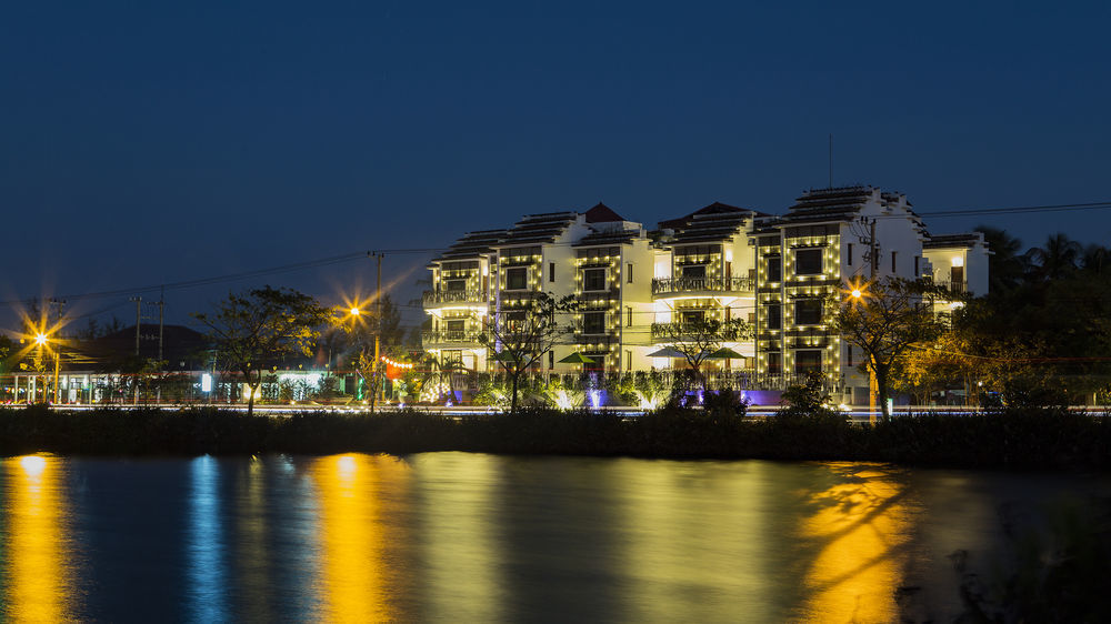 Hotel Elites Riverside & 4*