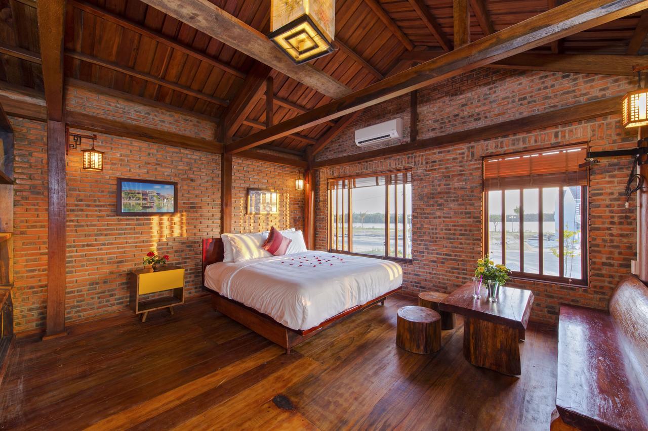 Wooden Hoian *