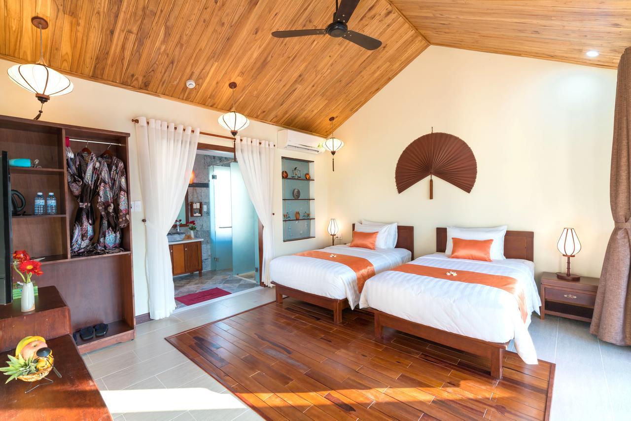 Village Hotel