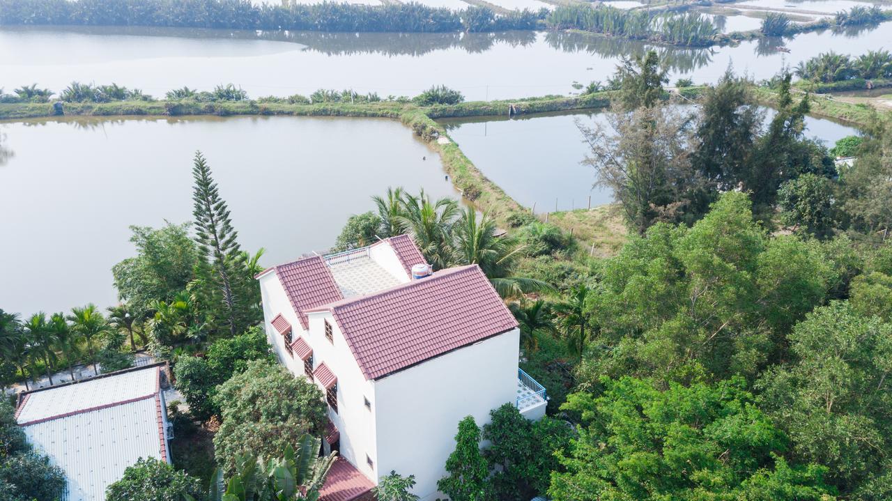 Tra Que Riverside Homestay *