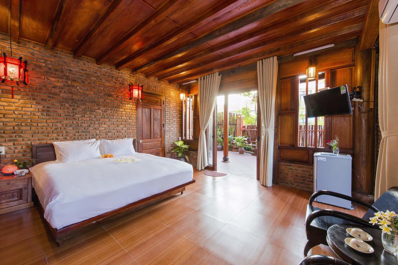 Wooden Hoian *