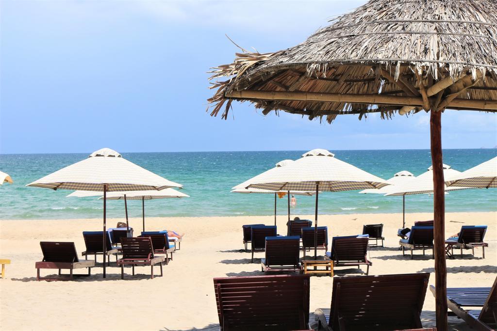 The Shoreline Hotel *