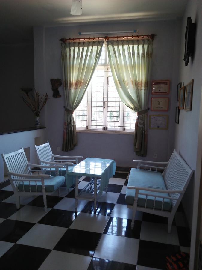 De Vong Riverside Homestay *