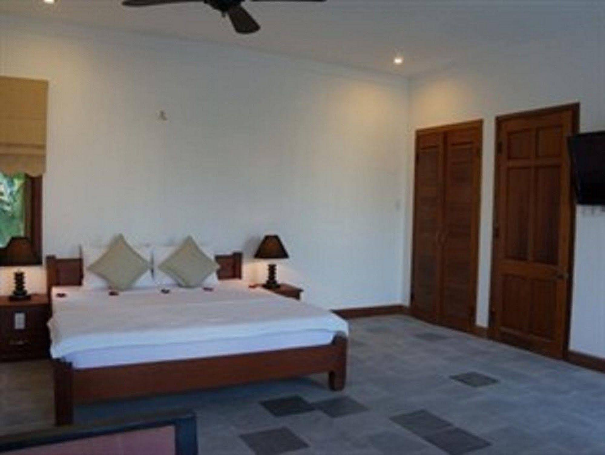 Villa Ao Lang *