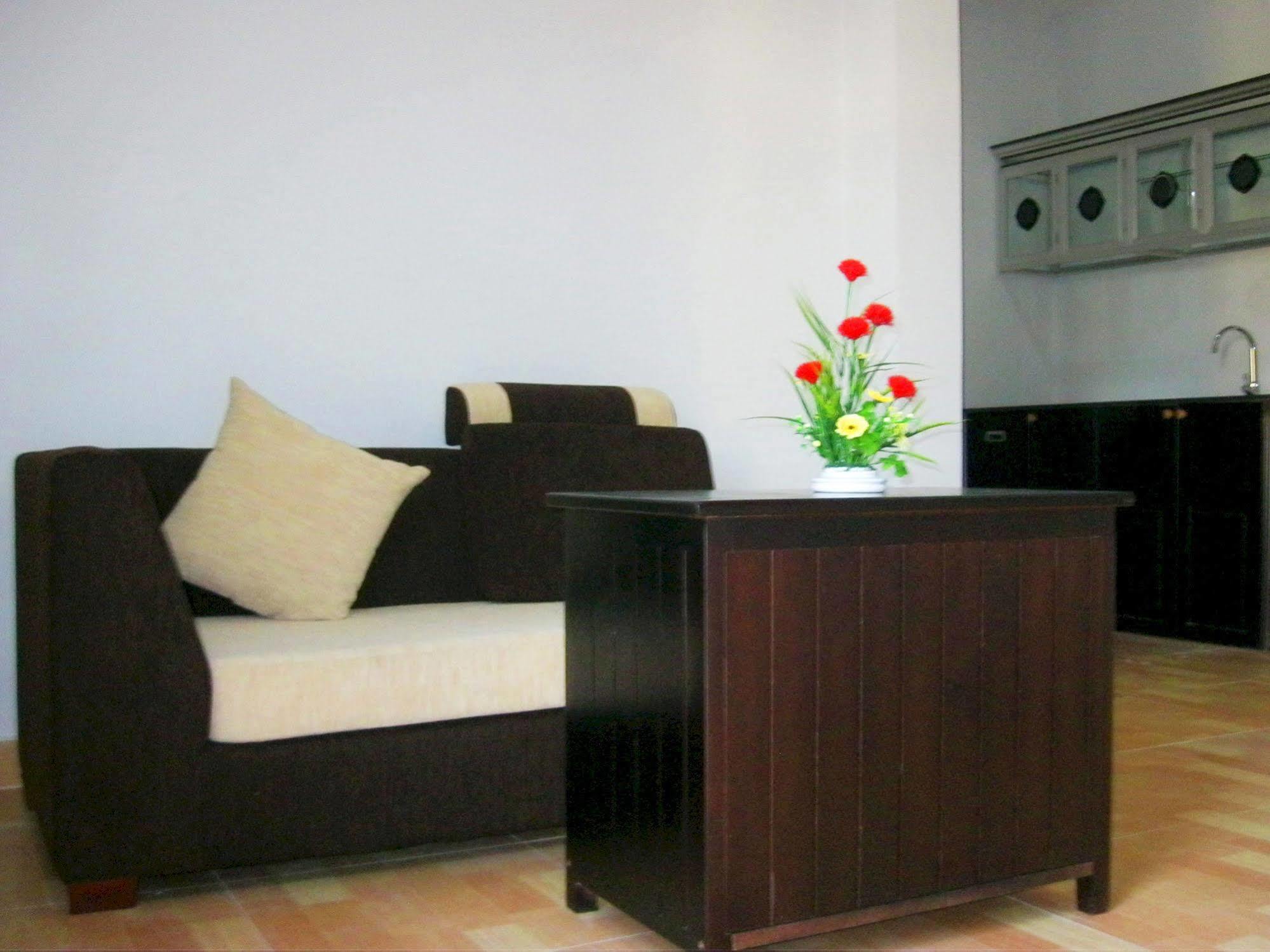 Botanic Hotel 2*