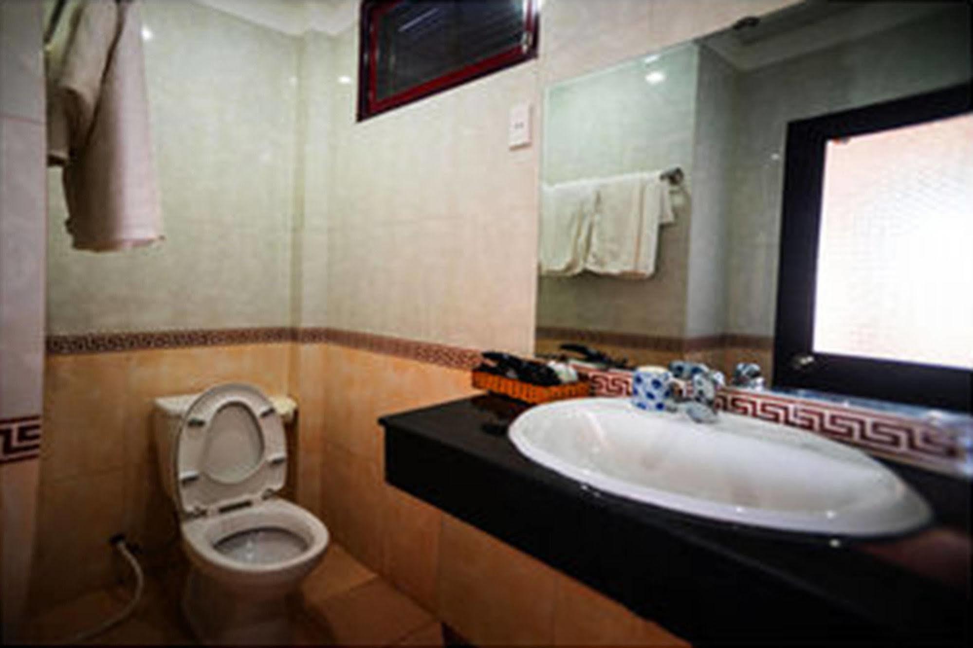 Botanic Hotel 2*