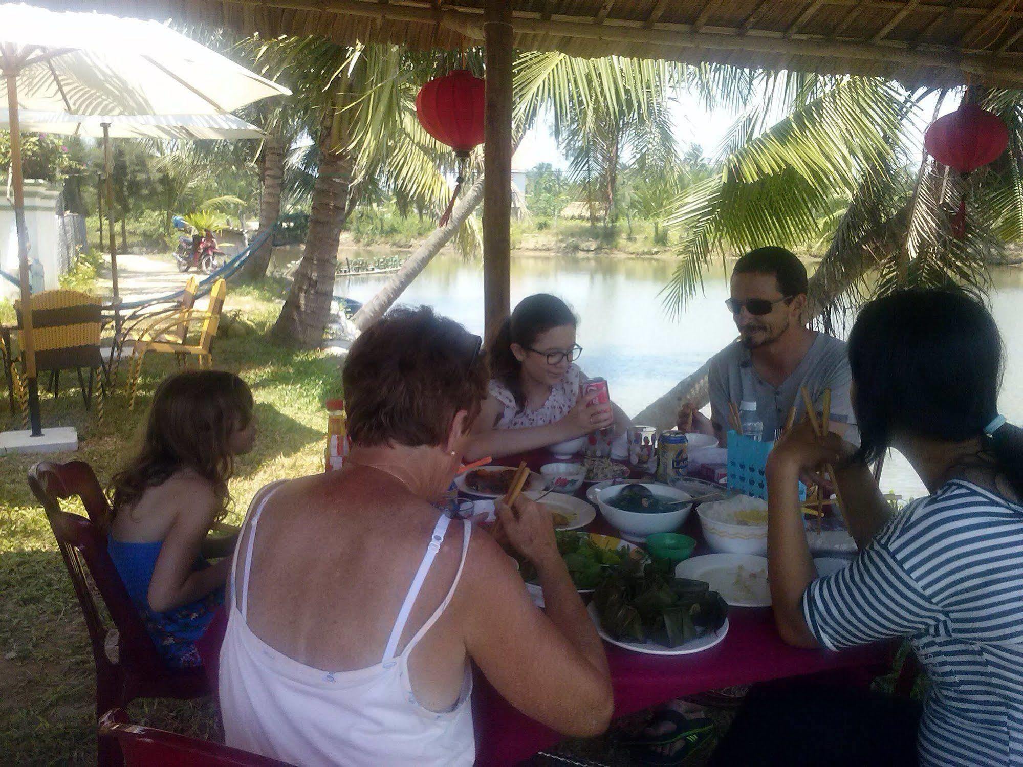Homestay Lakeview *
