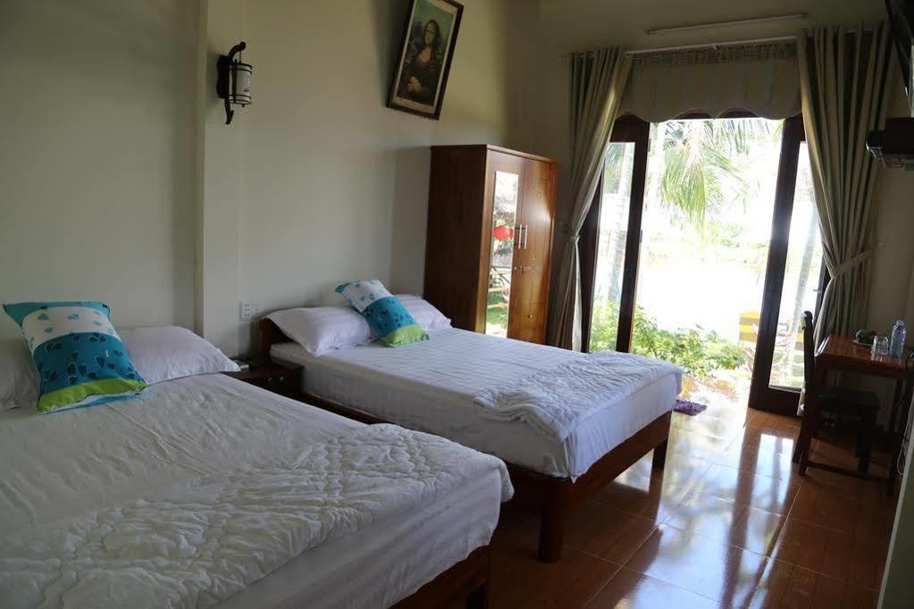 Lakeview Homestay *