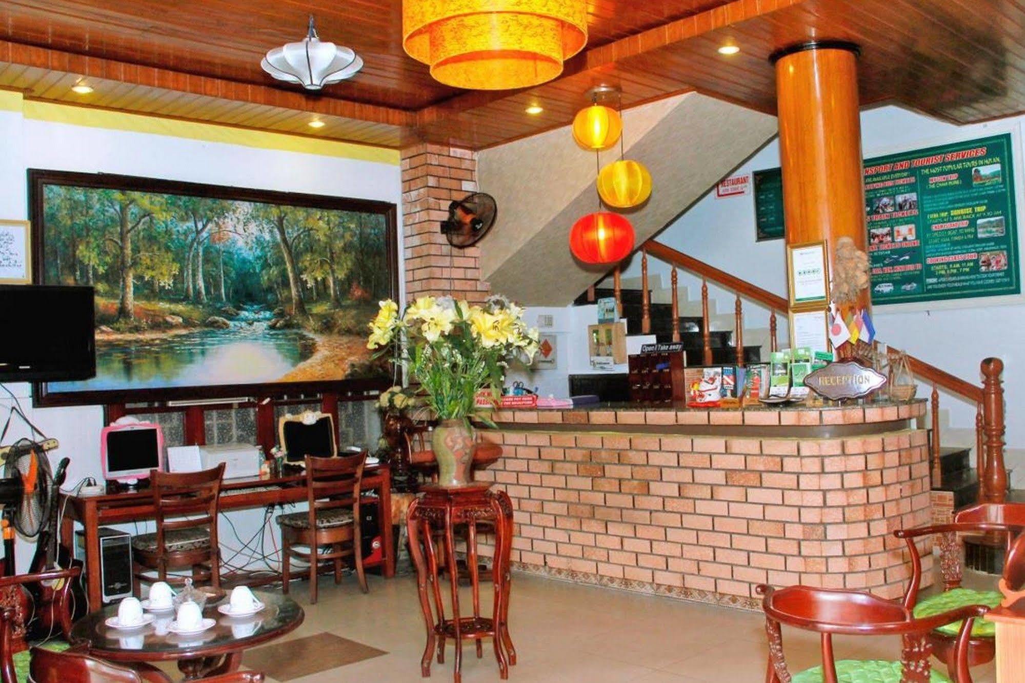 Hoang Trinh Hotel 2*