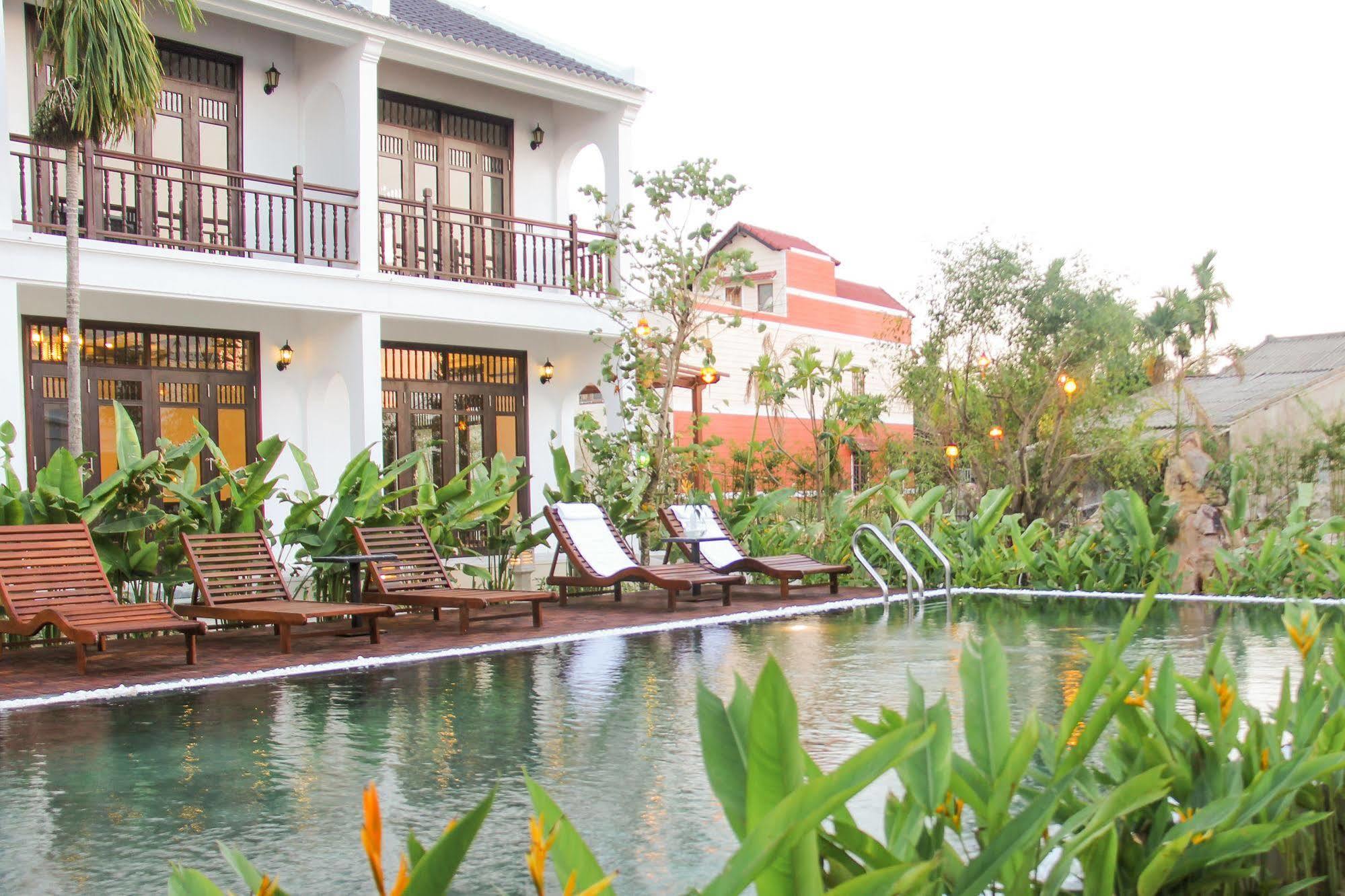 Village Hotel