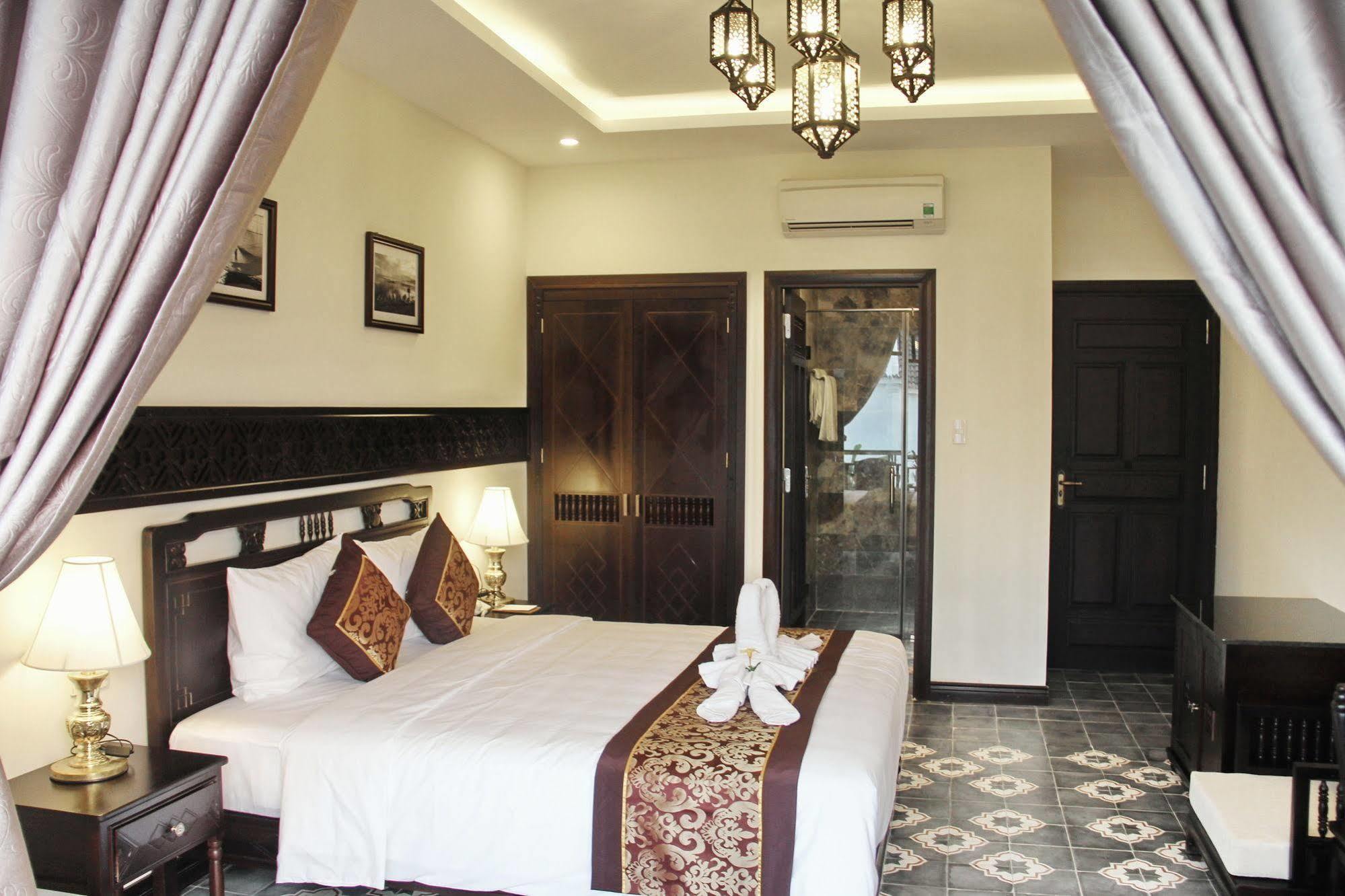 Village Hotel 3*