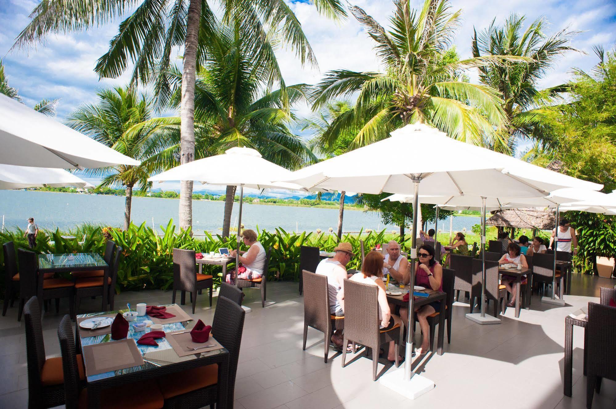 Resort Vinh Hung Riverside & 4*