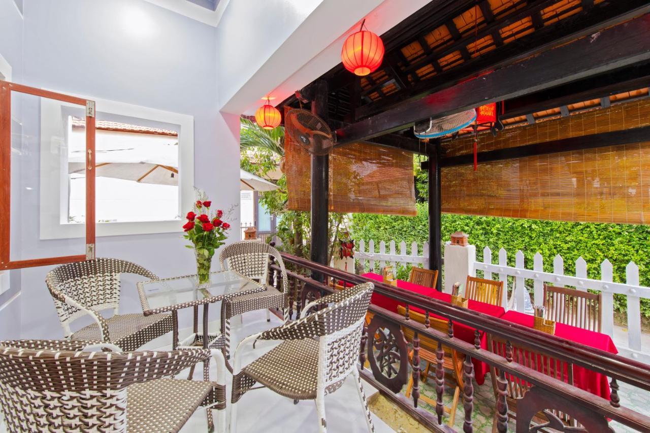 Bougain Villeas * Hoi An