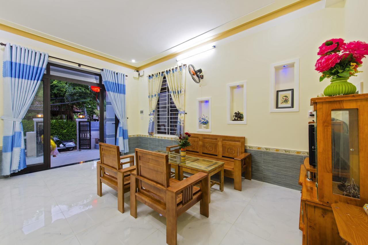 Bougain Villeas Hoi An
