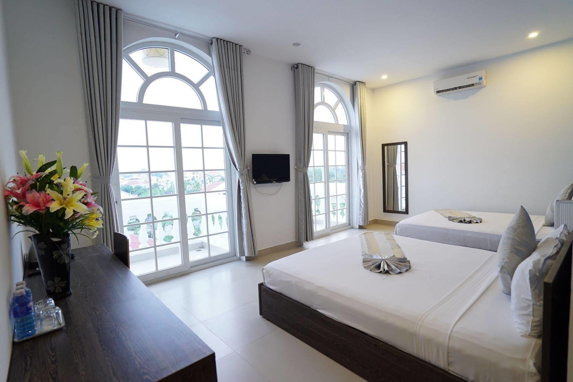 Golden Sunset Hotel