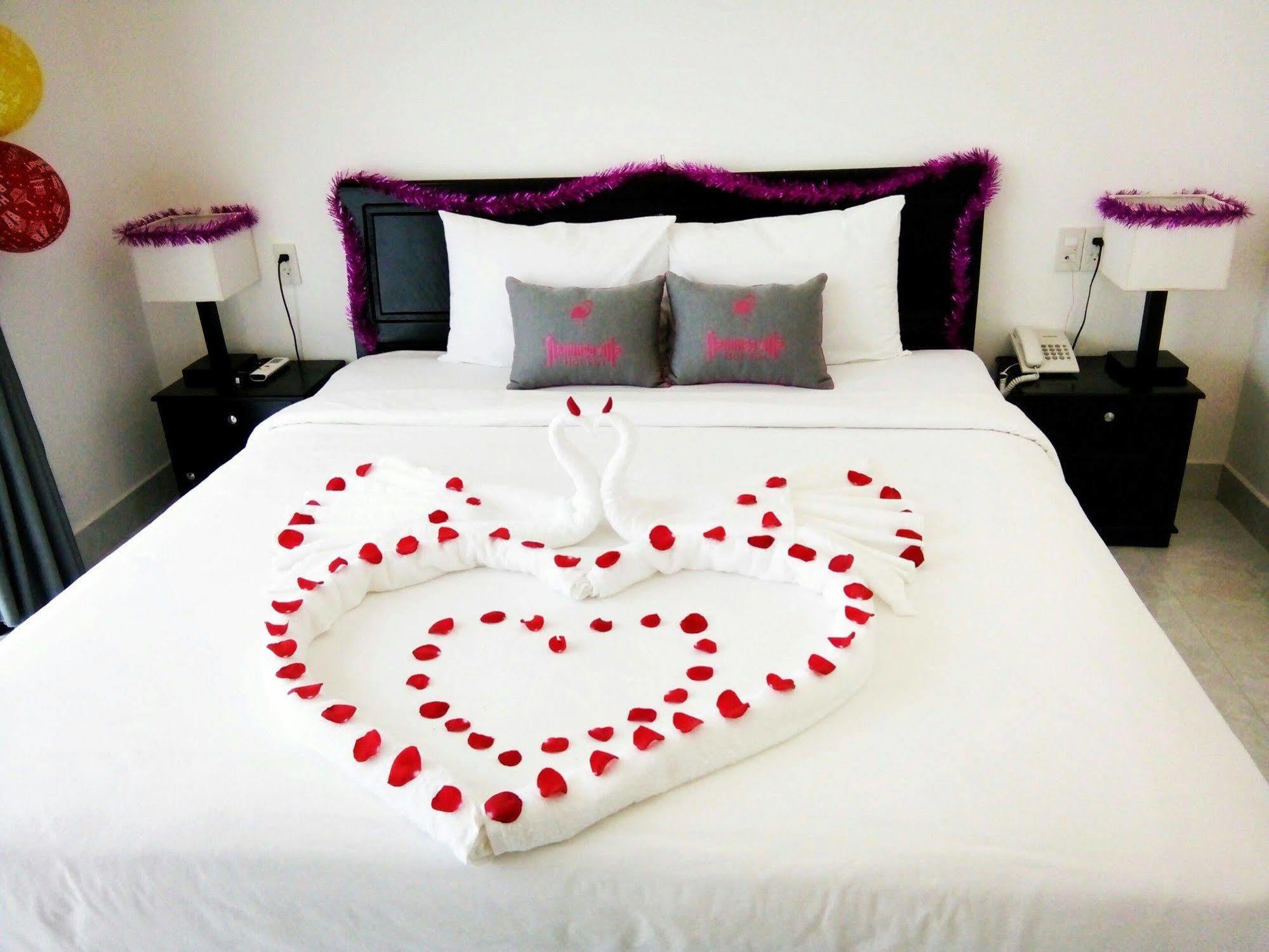 Flamingo - Big With Balcony - Close To Old Town 200m & Temple Bridge - Large Outside Pool For Sun Bathing Biệt thự Hội An