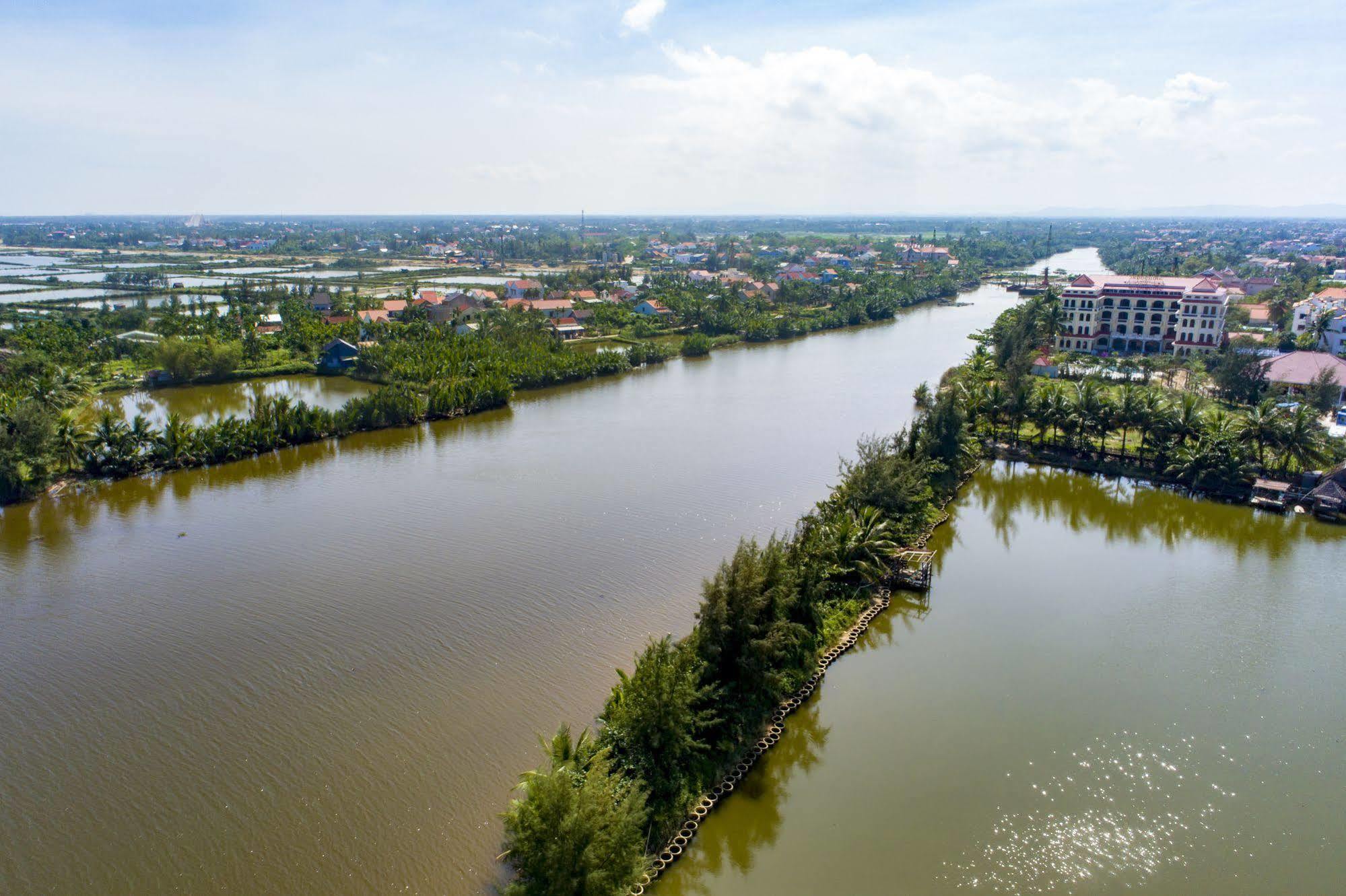 Elites Riverside & Hotel 4*