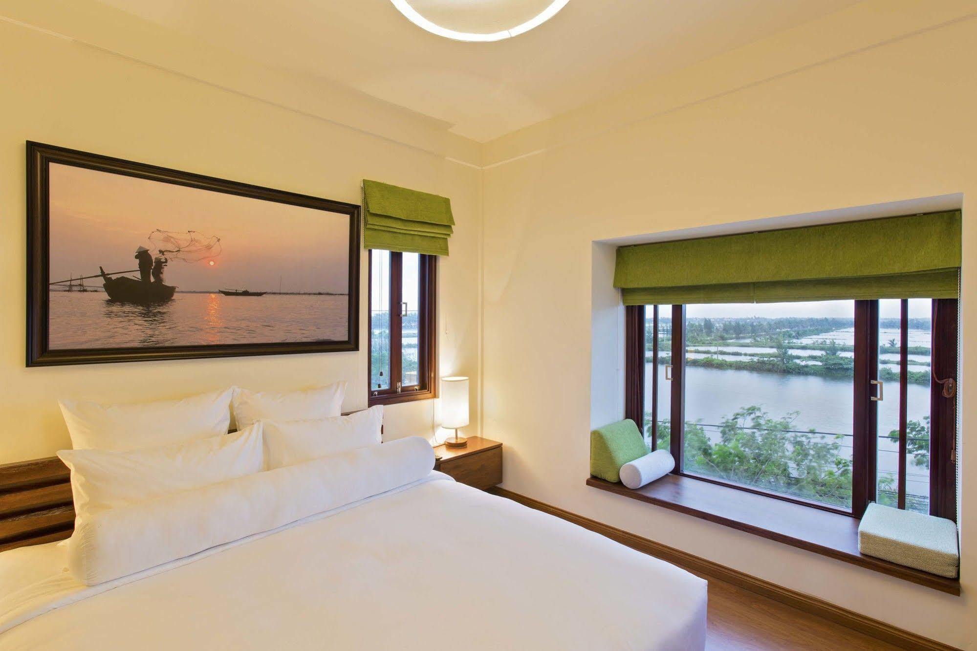 Elites Riverside & Hoi An