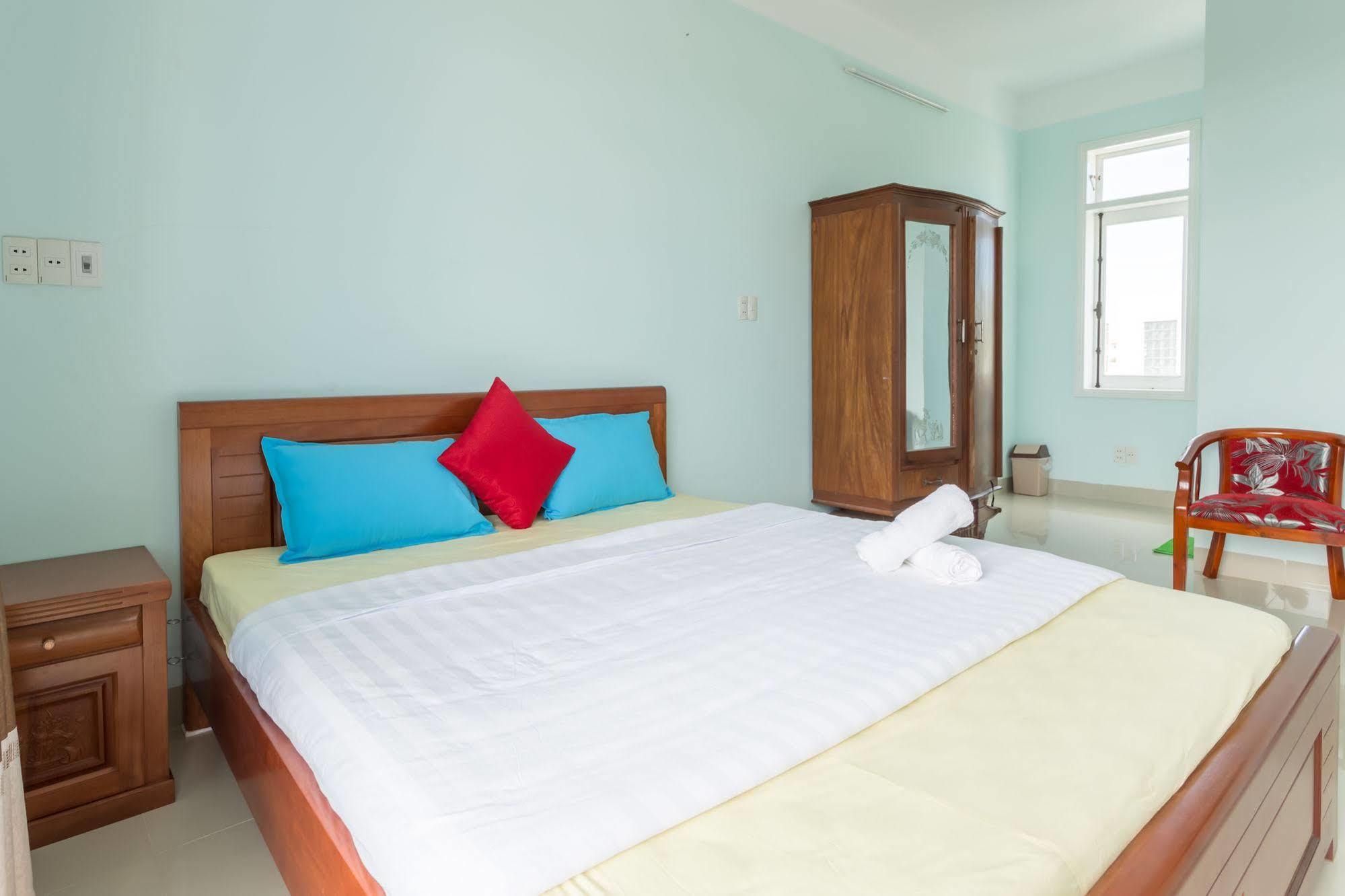 Homestay Quynh Long *
