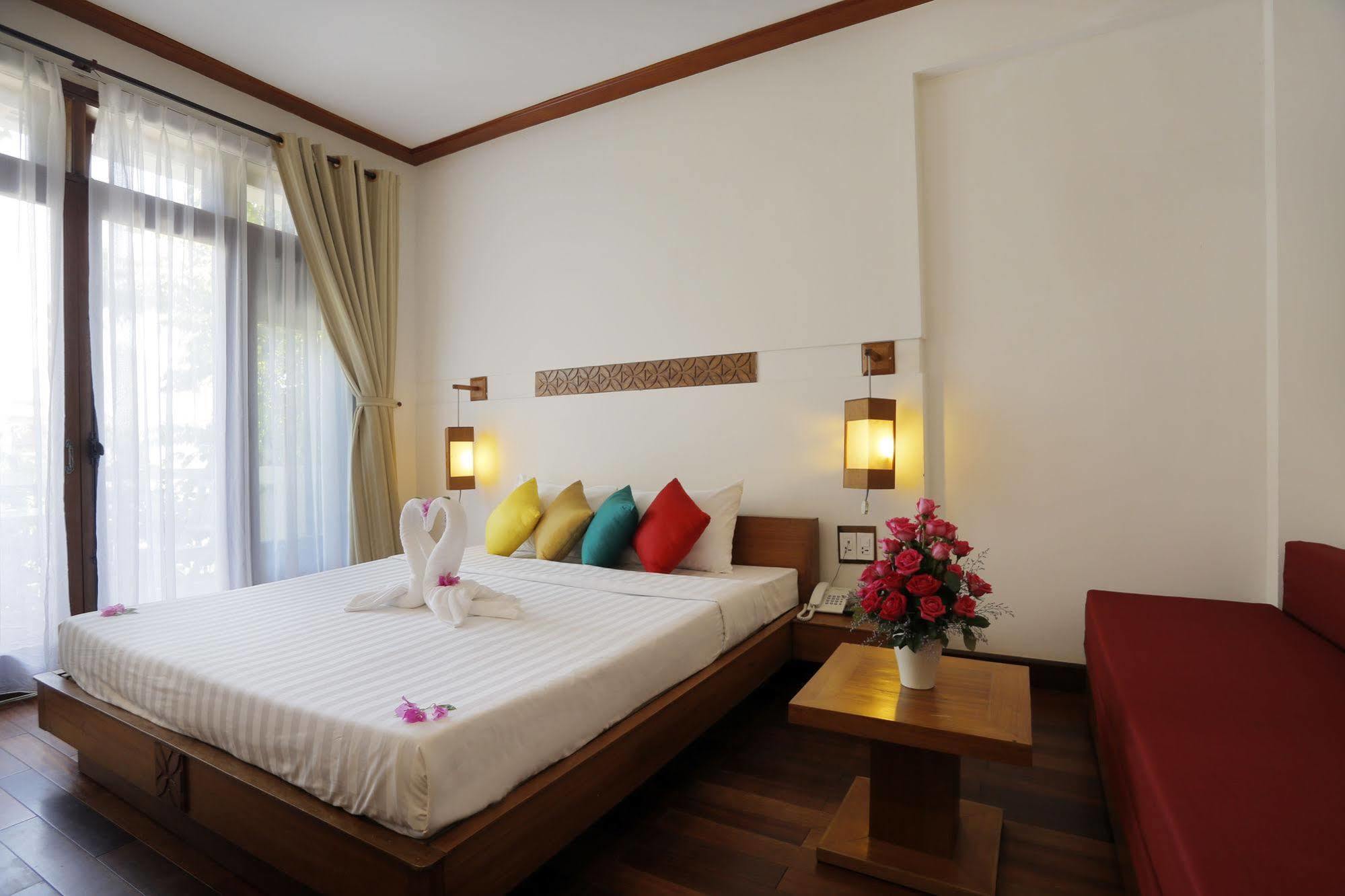 Golden & Hoi An