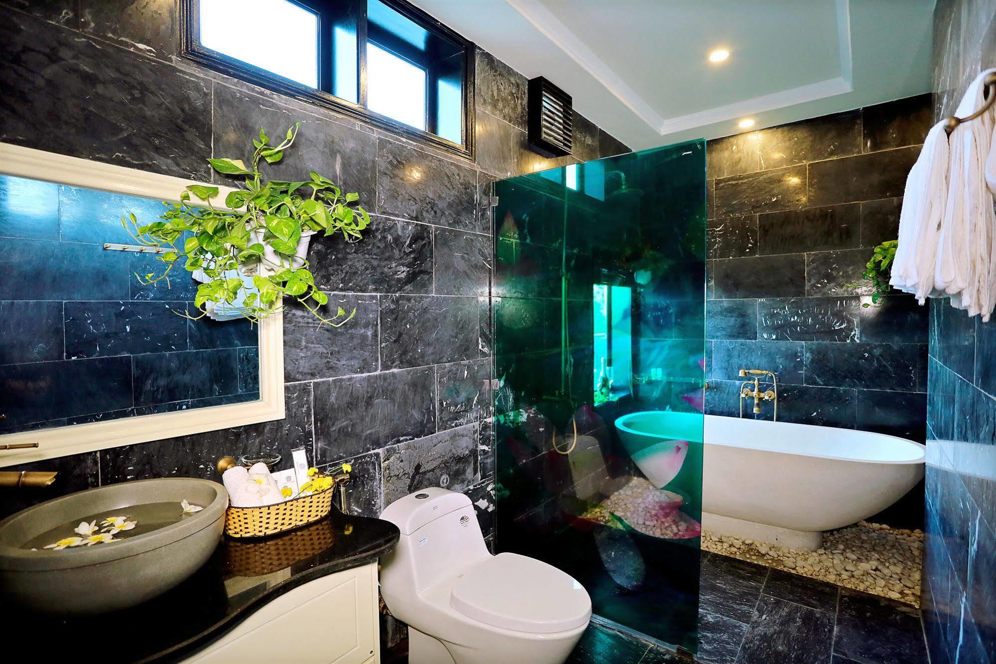 Osaka Hotel 3*