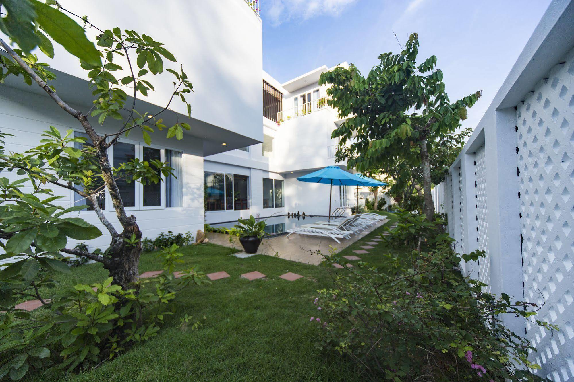 Villa White Hoi An