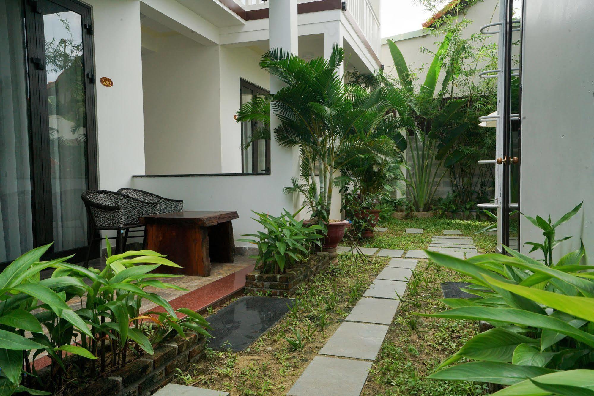 Serena Hoi An