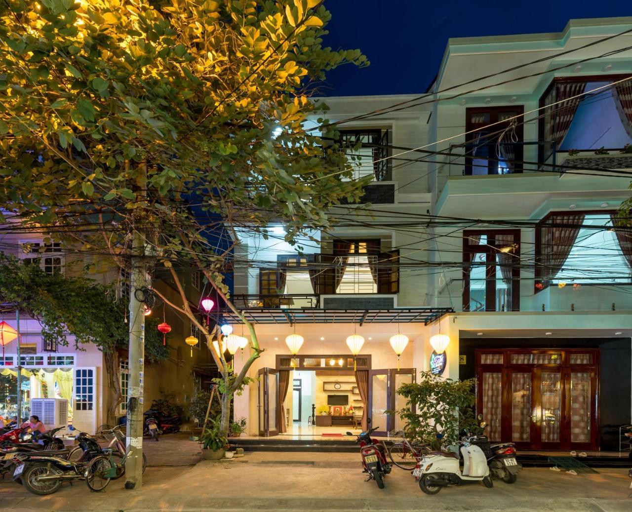 Hoa Thu * Hoi An