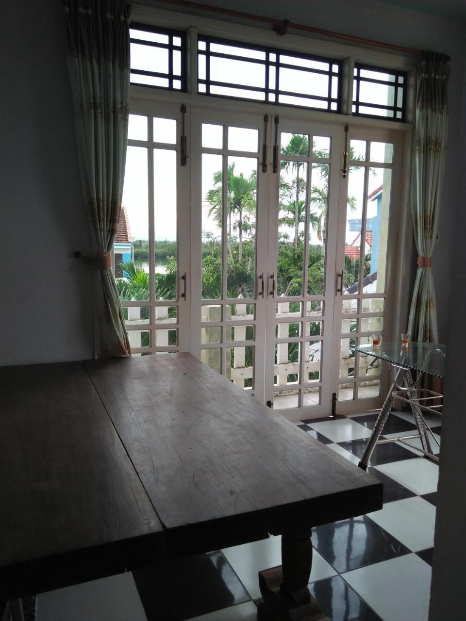 Homestay De Vong Riverside *