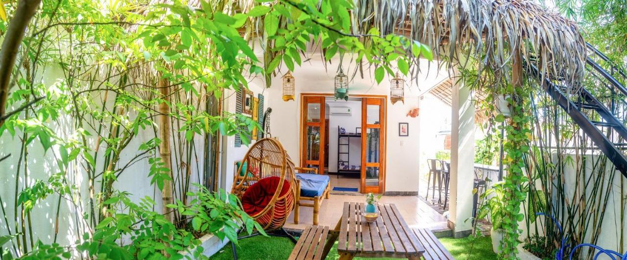 Little Homestay *
