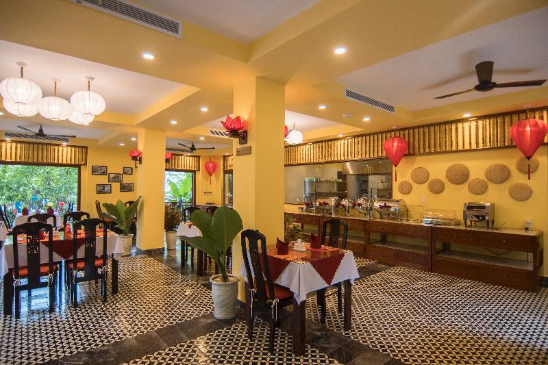 Vinh Hung Old Town 3*