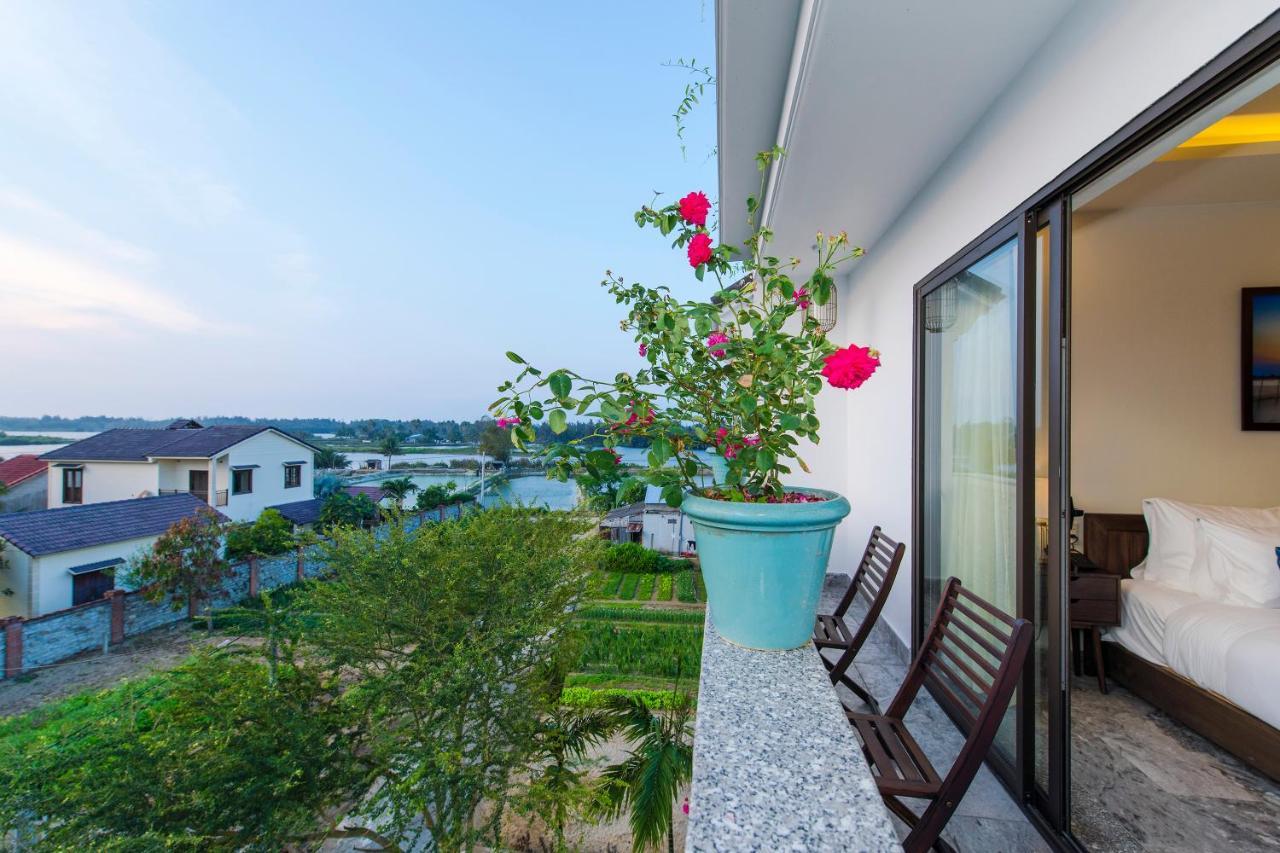 Cilantro Villa