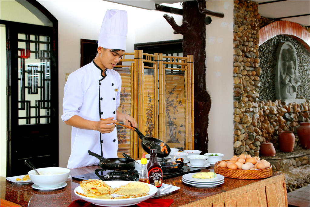 Lantern Hotel 3*