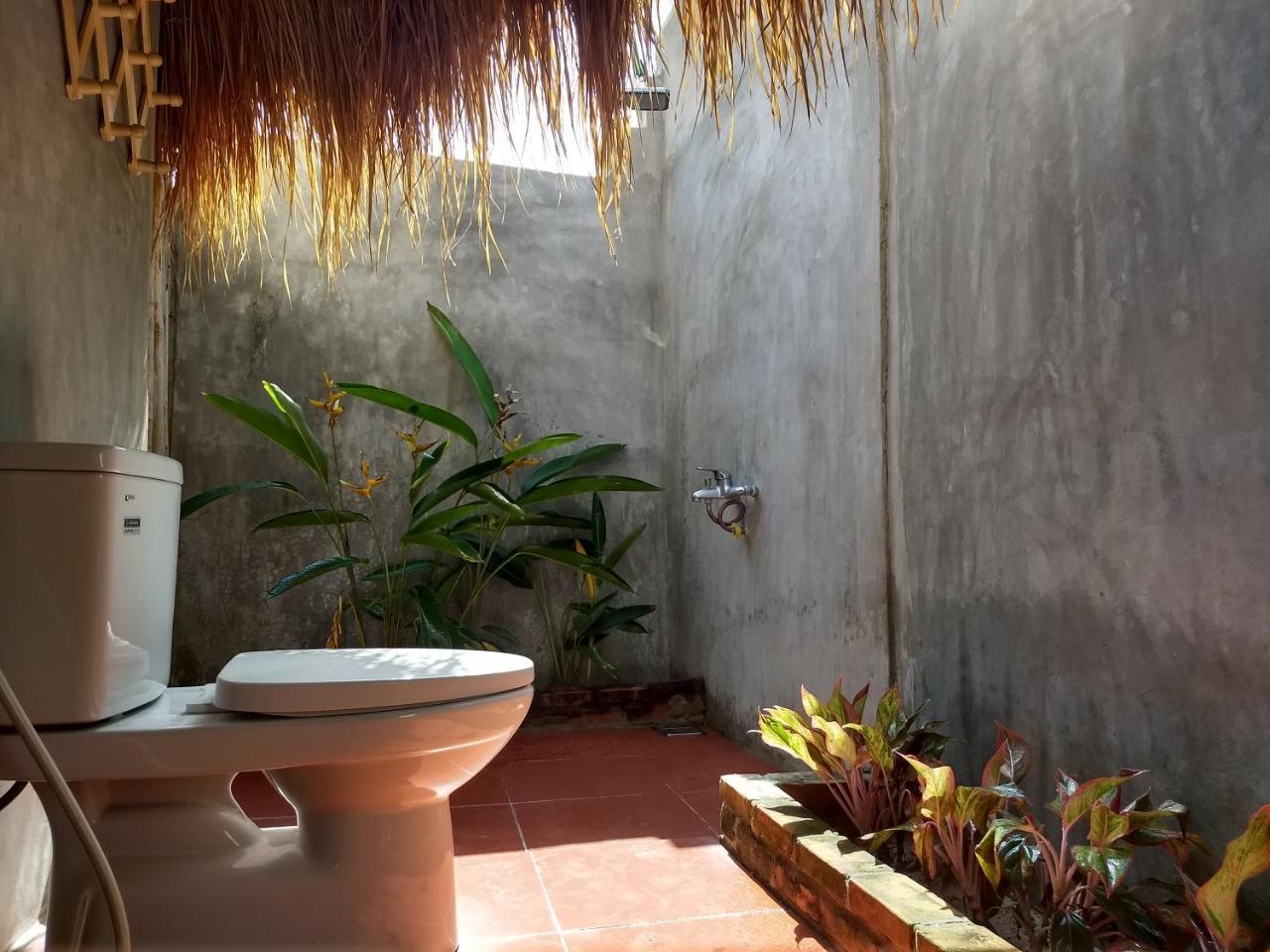 Homestay The Seaside And Bar