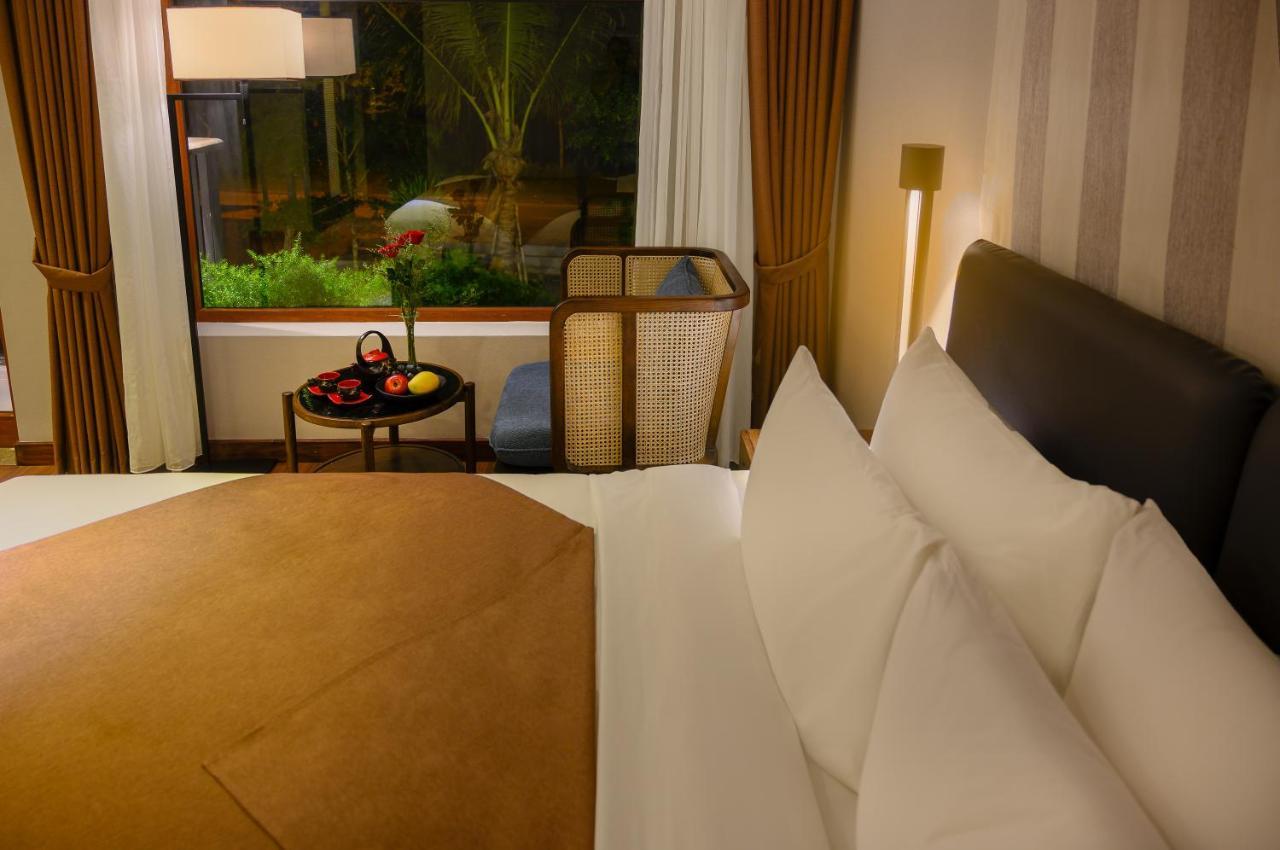 Hotel The Blossom Ocean Front & Hoi An