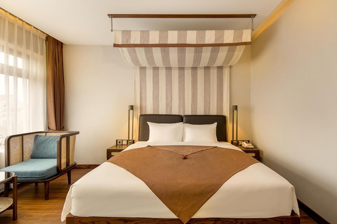 The Blossom Ocean Front & 4*