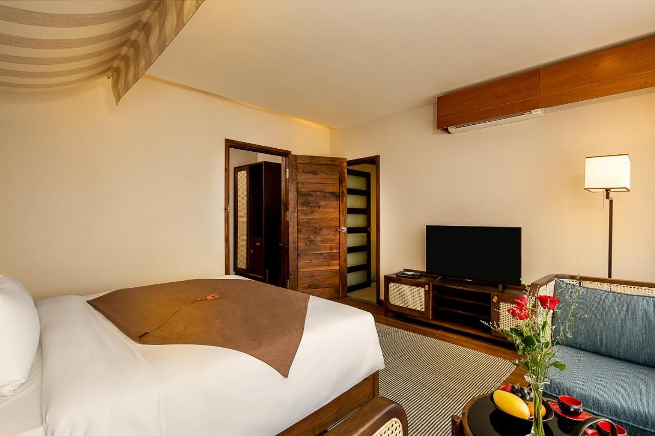Hotel The Blossom Ocean Front &