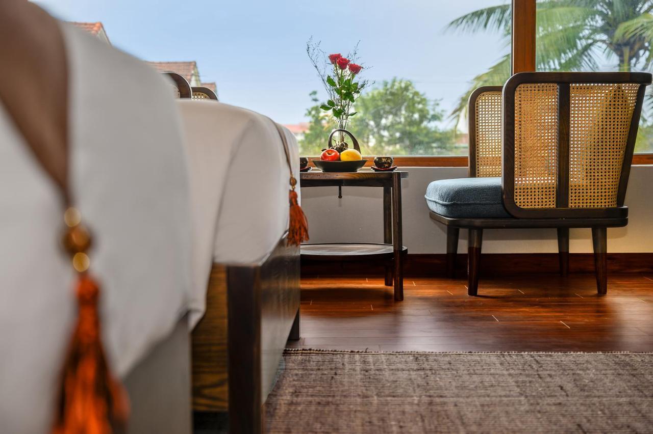 The Blossom Ocean Front & Hotel